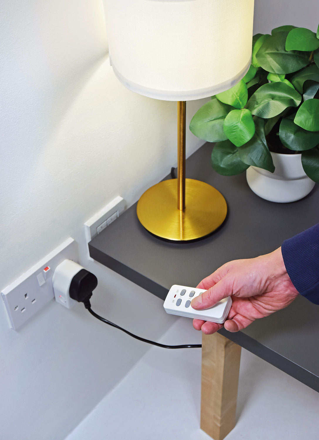 Mercury Programmable Wireless Remote Control UK Mains Sockets 250V AC