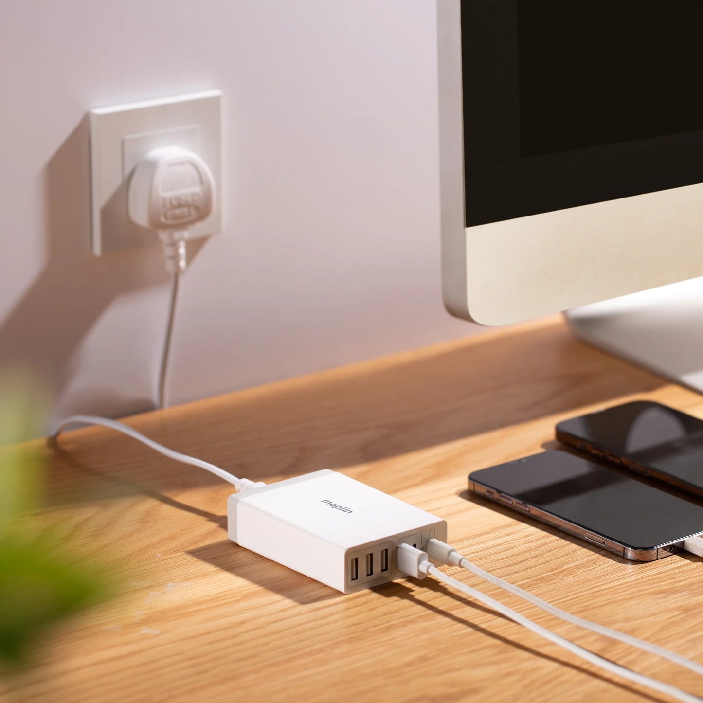Maplin 6 Port USB Charging Station 65W 2x USB-C PD QC3.0 4x USB-A 1.5m Cable