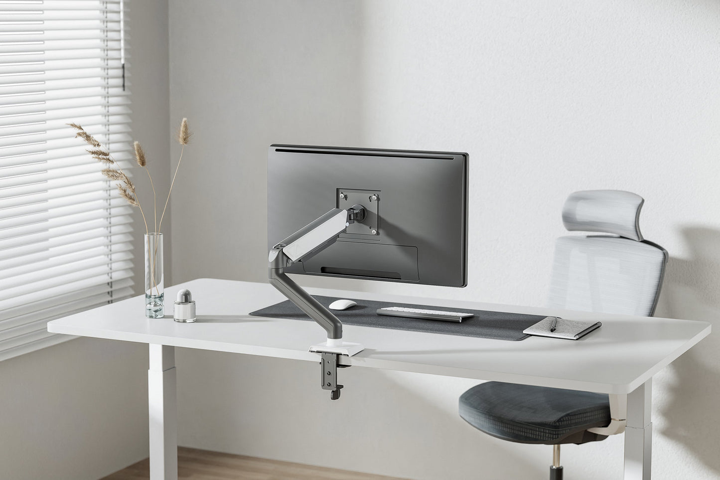 ProperAV Desk Monitor Mount 17" - 32" Gas Spring Swing Arm VESA Max 100x100