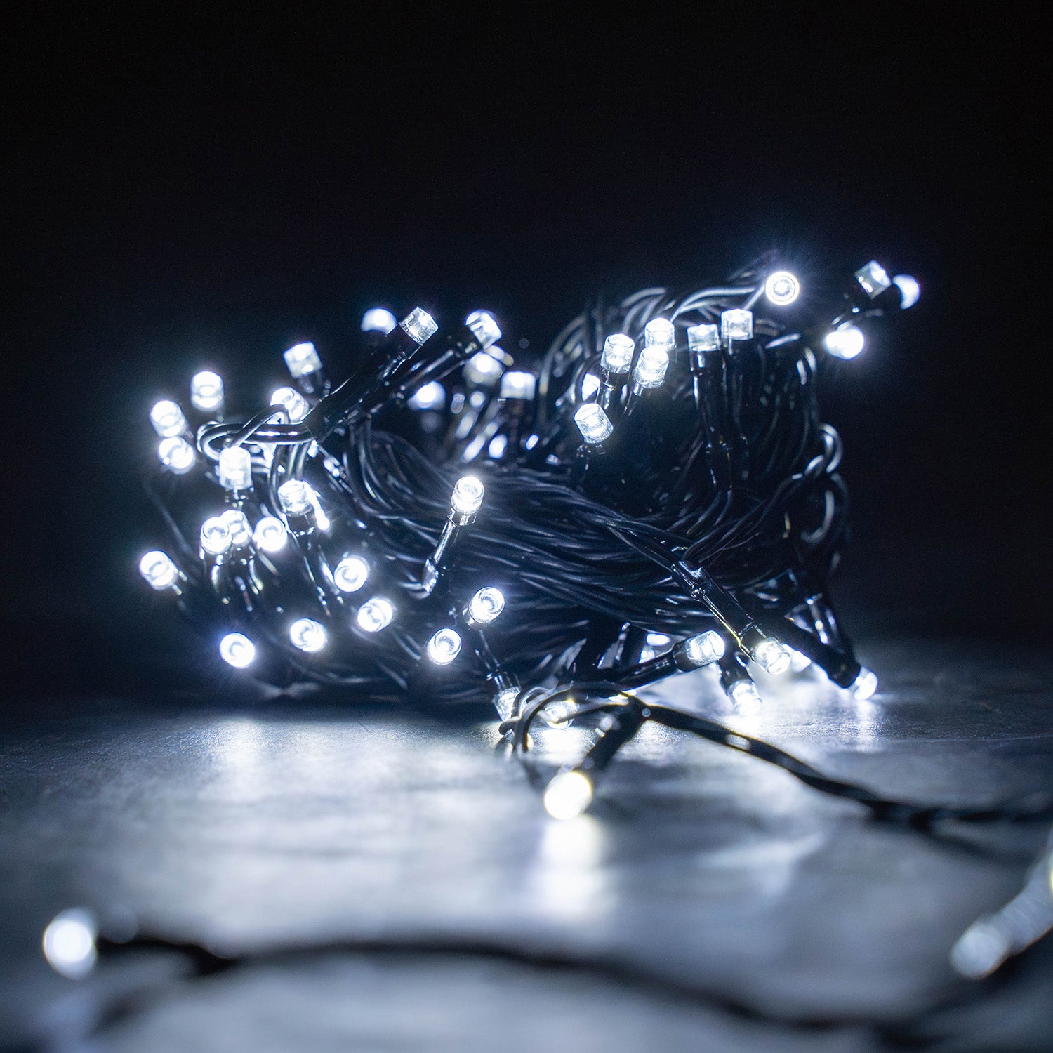 Lyyt Outdoor LED Battery Operated String Lights with Timer / Cool Whit ...